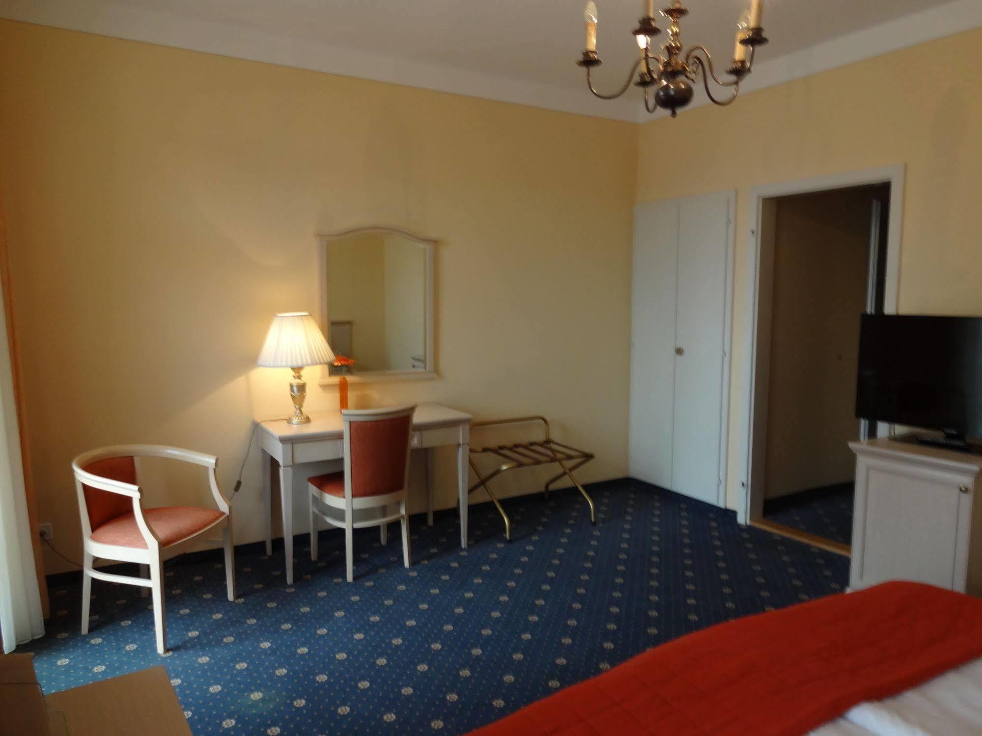 Hotel Schweizerhof Веггис Экстерьер фото